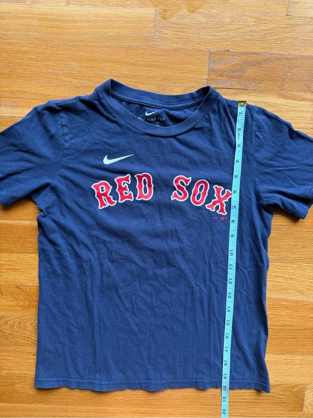 Kids Nike Boston Red Sox Rafael Devers #11 T-Shirt - Size Medium (10/12)